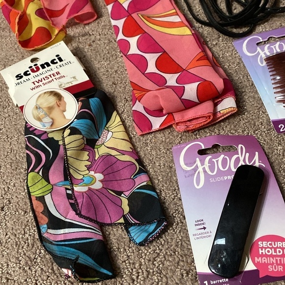 Scunci Scarf Tail/Headwrap Bundle - Picture 5 of 9